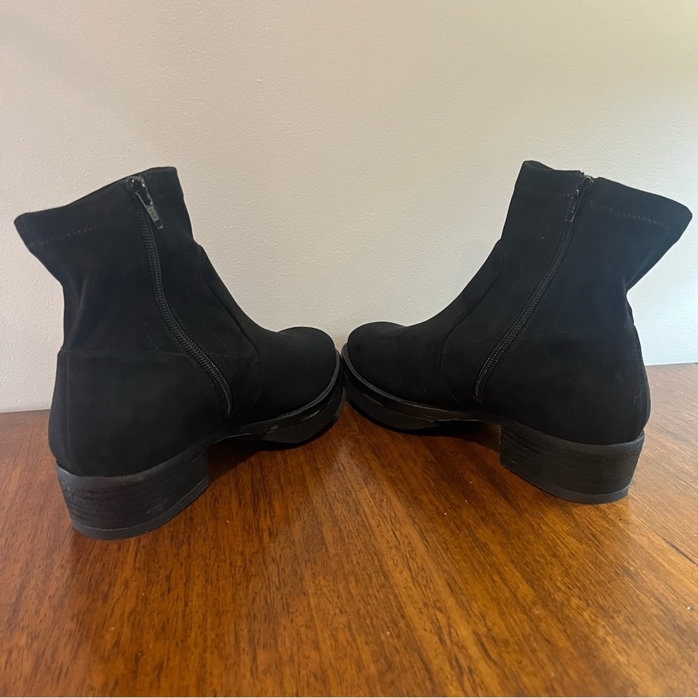 Vaneli Henson suede black booties,excellent preowned condition 7.5W - Picture 6 of 10